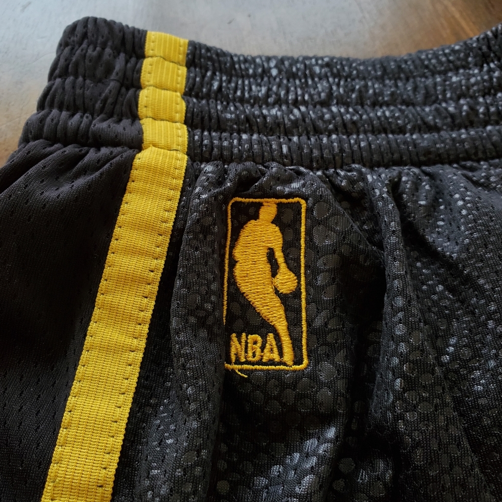 Los Angeles Lakers - Picture 4 of 9